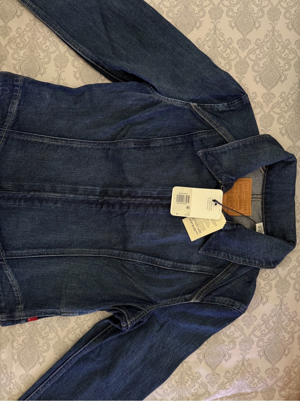 Levi’s Dark Blue Denim Trucker Jacket - Picture 2 of 5